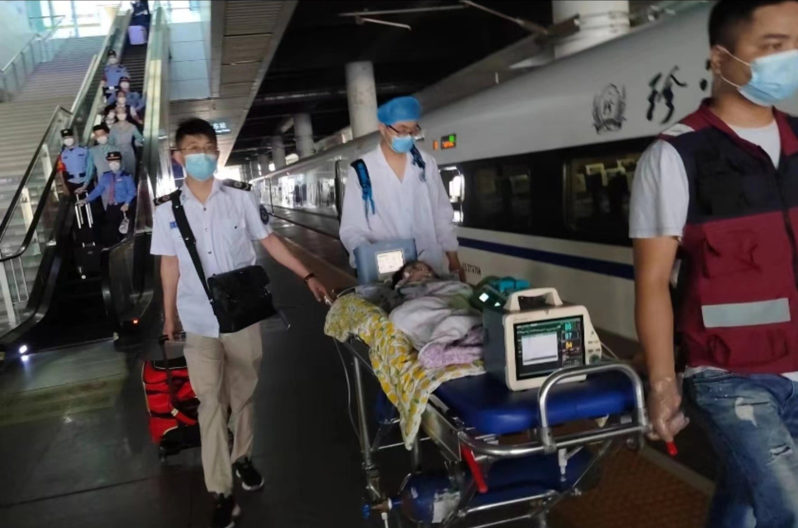 通海县高铁转运公司